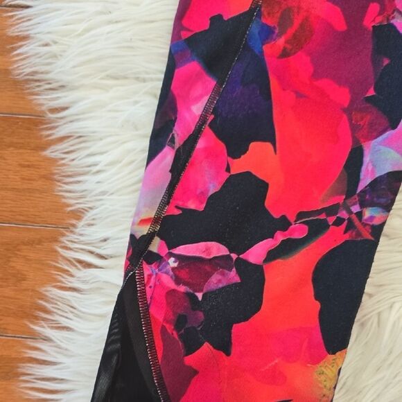 Athleta Pink and Black Abstract Leggings - Picture 3 of 7